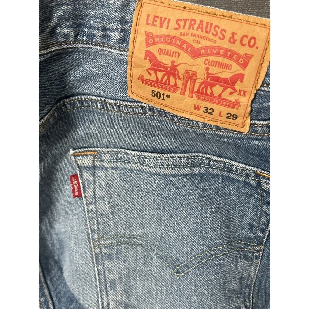 Levi's 501 Original Fit Men's Jeans Button Fly Sz 32 X 29